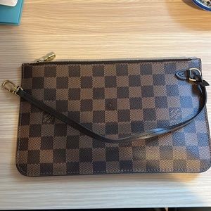 100% Authentic Louis Vuitton Neverfull POCHETTE